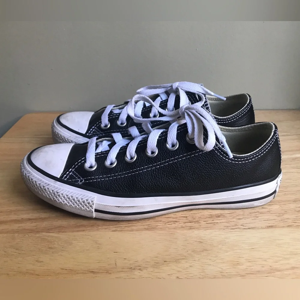 Converse Chuck Taylor All Star Leather Size: US Mens 4.5 Wo’s 6.5 EUR 37